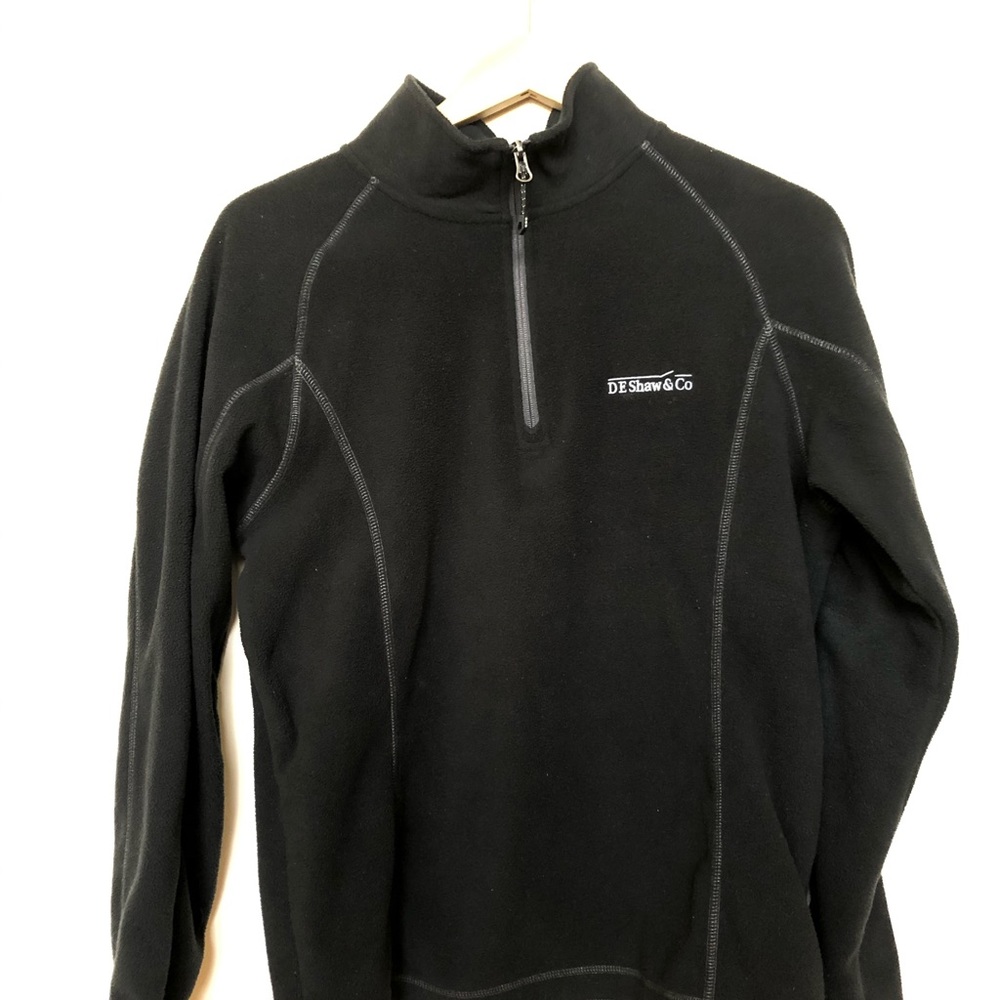 Men’s Small DE Shaw Pullover Sweater Sweatshirt